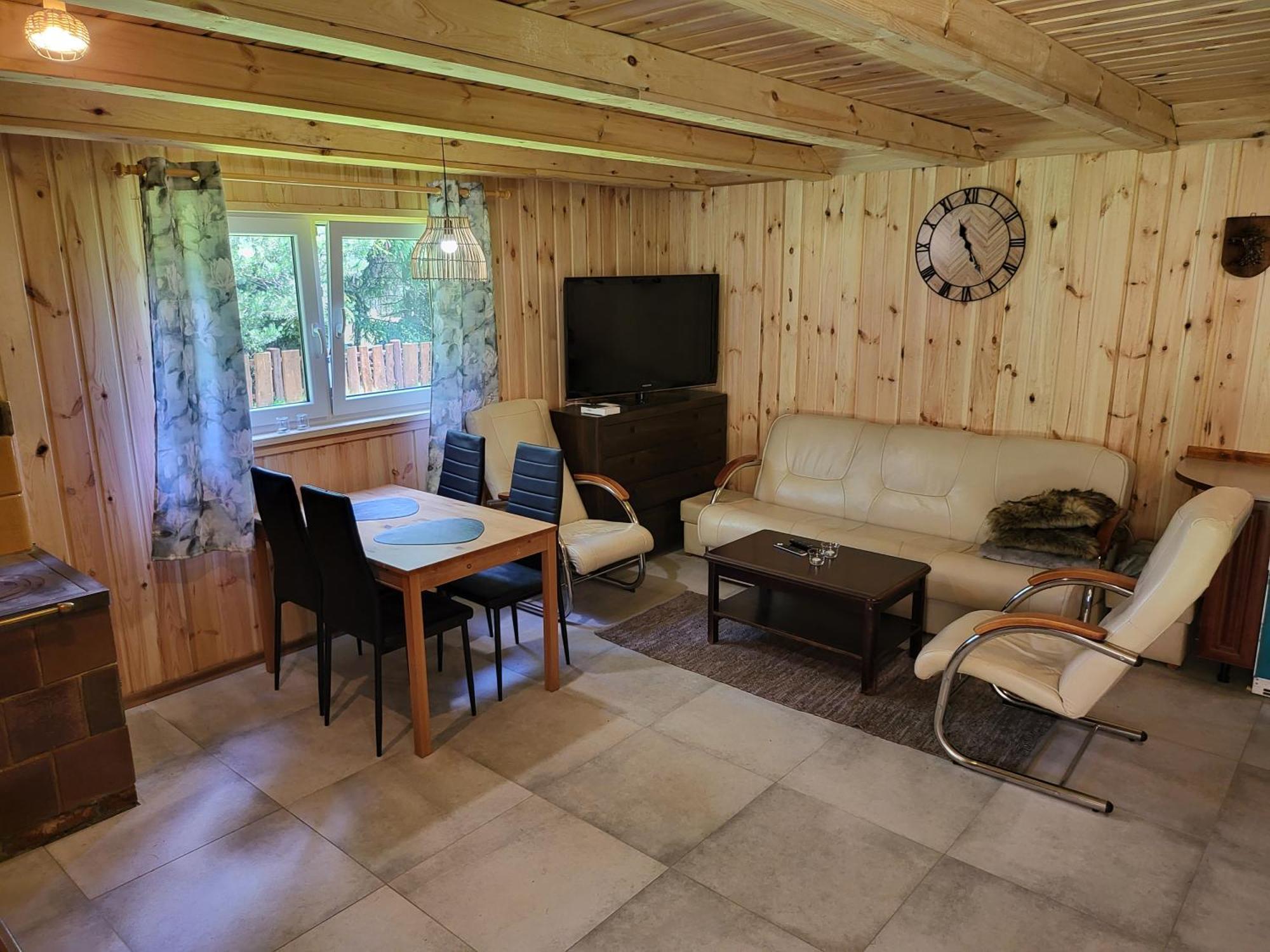 Borowe Chatki Nad Lubiszewem Lipusz Habitación foto