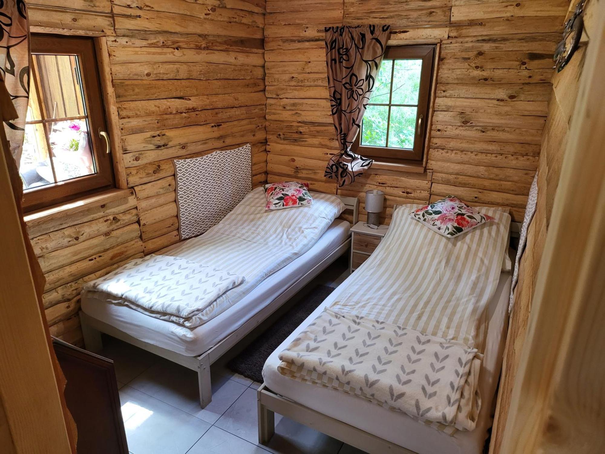 Borowe Chatki Nad Lubiszewem Lipusz Habitación foto
